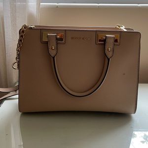 Micheal Kors Blush Purse with Shoulder Strap